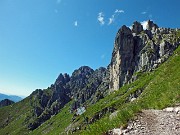 22 Deviando a sx si va alla Baita Nembrini  (1780 m)